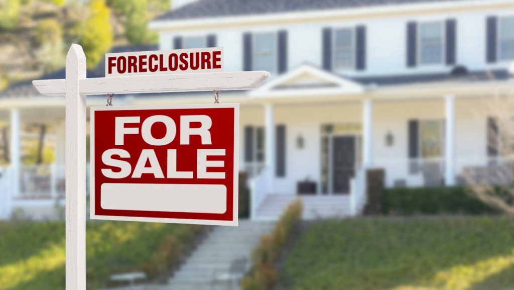 Can i sell my house hot sale if it is in foreclosure